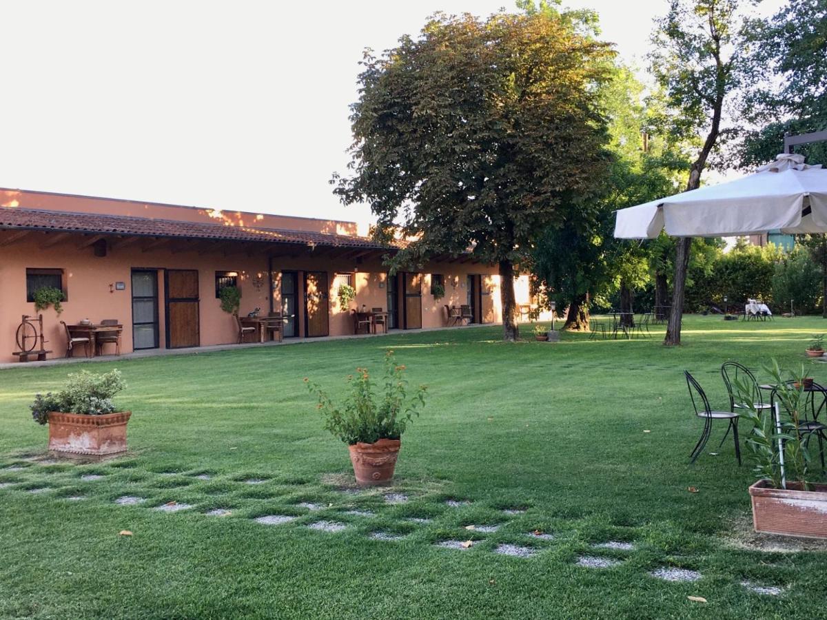 Societa Agricola Le More Agriturismo La Dondina บูดริโอ ภายนอก รูปภาพ