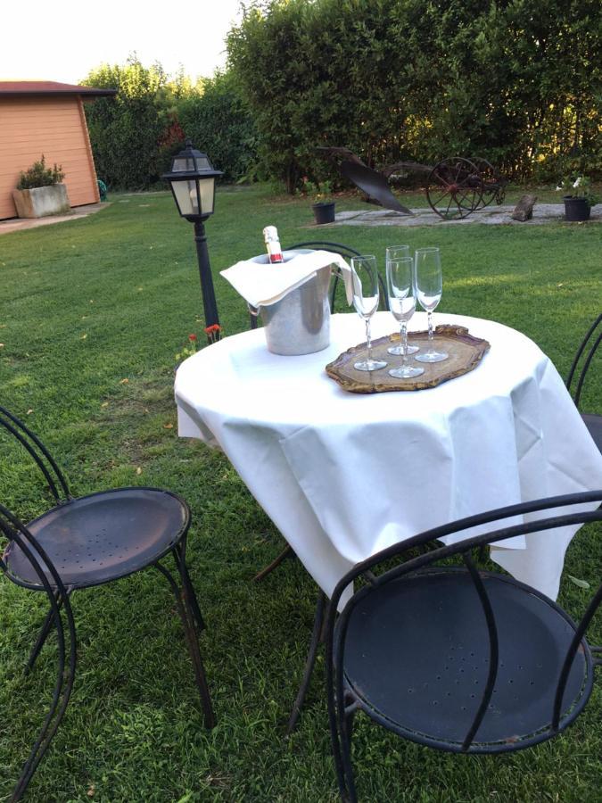 Societa Agricola Le More Agriturismo La Dondina บูดริโอ ภายนอก รูปภาพ