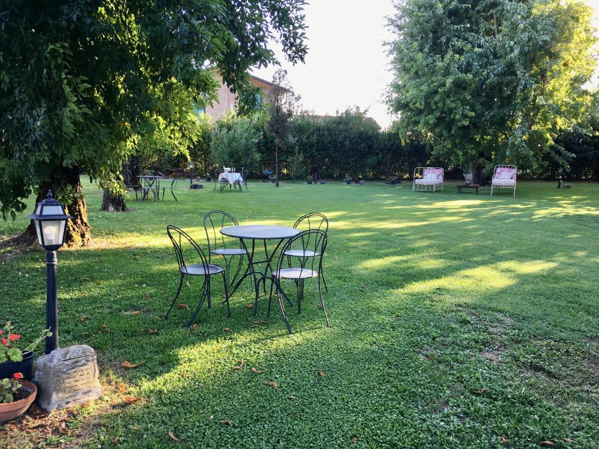 Societa Agricola Le More Agriturismo La Dondina บูดริโอ ภายนอก รูปภาพ