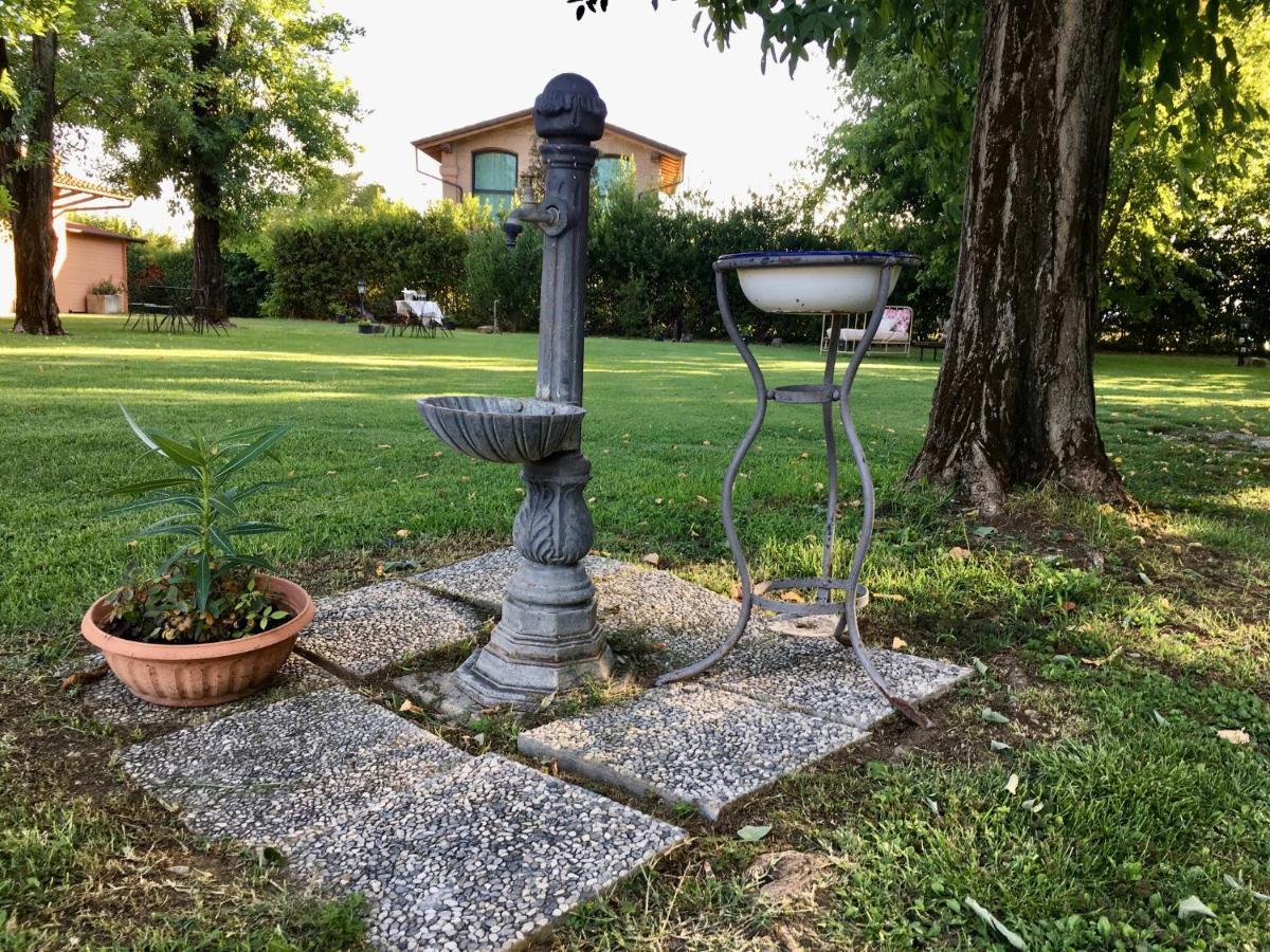 Societa Agricola Le More Agriturismo La Dondina บูดริโอ ภายนอก รูปภาพ