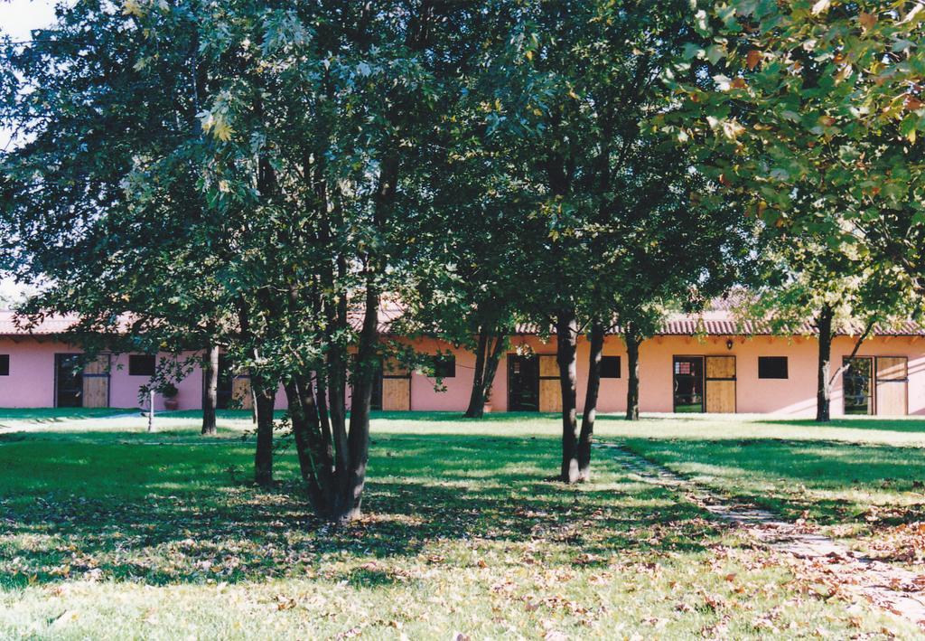 Societa Agricola Le More Agriturismo La Dondina บูดริโอ ภายนอก รูปภาพ
