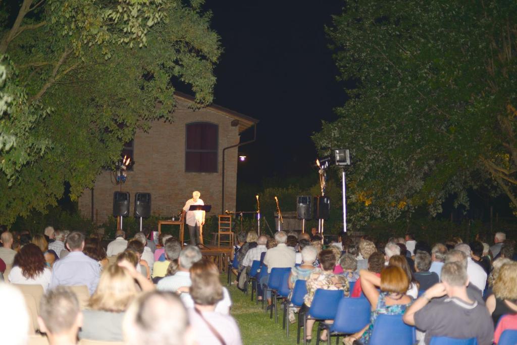 Societa Agricola Le More Agriturismo La Dondina บูดริโอ ภายนอก รูปภาพ